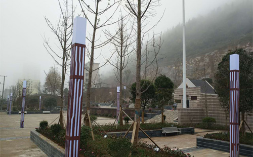 貴州務川丹砂廣場景觀燈清新脫俗,有正翔照明一份功勞