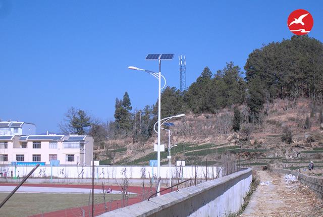 學(xué)校LED太陽(yáng)能路燈