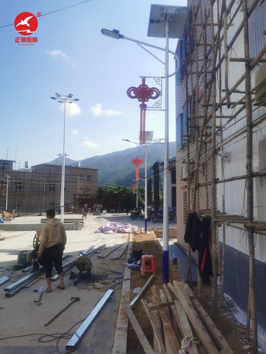 揭西縣五云鎮(zhèn)下硿村委中國結(jié)太陽能路燈案例