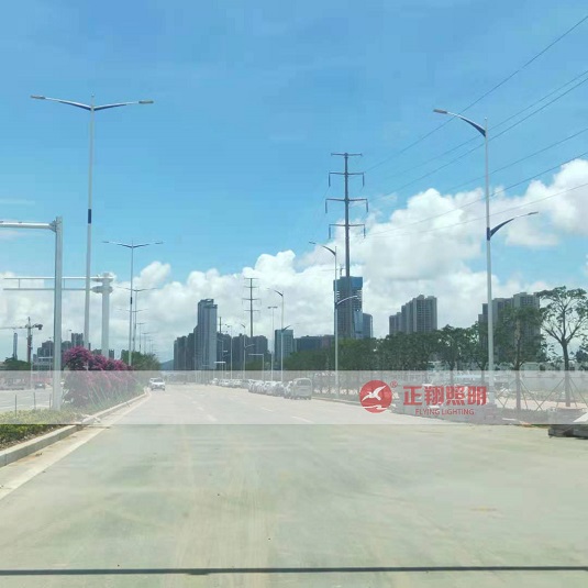 云南昆明市政道路路燈安裝